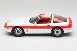 Chevrolet Corvette C4 A-Team Valge GreenLight 1:18 13532 Metall - pilt 4/8