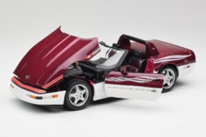 Chevrolet Corvette C4 Indy 500 Pace Car Maisto 1:18 56011 Metall - pilt 2/8
