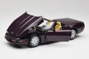 Chevrolet Corvette C4 LT4 Kabriolett Lilla Metallik Maisto 1:18 50277 Metall - pilt 2/8