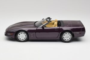 Chevrolet Corvette C4 LT4 Kabriolett Lilla Metallik Maisto 1:18 50277 Metall - pilt 4/8