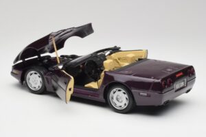 Chevrolet Corvette C4 LT4 Kabriolett Lilla Metallik Maisto 1:18 50277 Metall - pilt 5/8