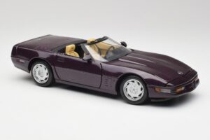Chevrolet Corvette C4 LT4 Kabriolett Lilla Metallik Maisto 1:18 50277 Metall - pilt 6/8