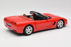 Chevrolet Corvette C5 Kabriolett Punane Bburago 1:18 3076 Metall - pilt 3/8