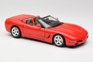 Chevrolet Corvette C5 Kabriolett Punane Bburago 1:18 3076 Metall - pilt 6/8