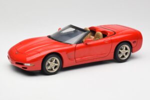 Chevrolet Corvette C5 Kabriolett Punane UT Models 1:18 21006 Metall