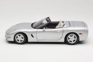 Chevrolet Corvette C5 Kabriolett Hõbedane Maisto 1:18 50317 Metall - pilt 4/8