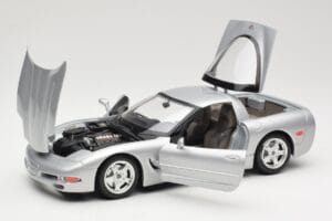 Chevrolet Corvette C5 Hõbedane Bburago 1:18 3056 Metall - pilt 2/8