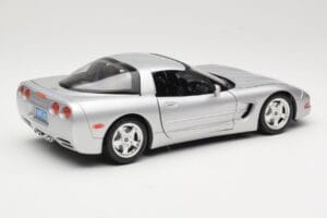 Chevrolet Corvette C5 Hõbedane Bburago 1:18 3056 Metall - pilt 3/8