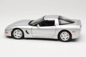Chevrolet Corvette C5 Hõbedane Bburago 1:18 3056 Metall - pilt 4/8