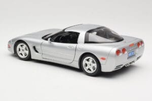 Chevrolet Corvette C5 Hõbedane Bburago 1:18 3056 Metall - pilt 7/8