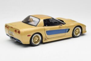 Chevrolet Corvette C5 Guldstrand Signature Edition Kuldne Maisto 1:18 31657 Metall - pilt 3/8