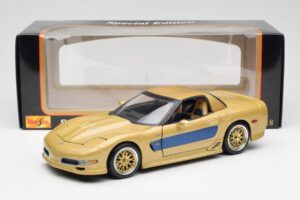 Chevrolet Corvette C5 Guldstrand Signature Edition Kuldne Maisto 1:18 31657 Metall - pilt 8/8