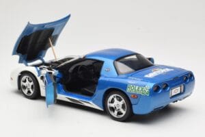 Chevrolet Corvette C5 Pace Car Rolex 24 at Daytona 1999 UT Models 1:18 39944 Metall - pilt 5/8