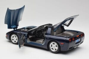 Chevrolet Corvette C5 Nassau Sinine Bburago 1:18 30166 Metall - pilt 5/8