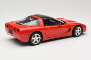 Chevrolet Corvette C5 Targa Punane UT Models 1:18 21001 Metall - pilt 3/8
