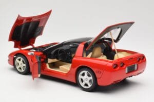 Chevrolet Corvette C5 Targa Punane UT Models 1:18 21001 Metall - pilt 5/8