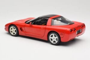 Chevrolet Corvette C5 Targa Punane UT Models 1:18 21001 Metall - pilt 7/8