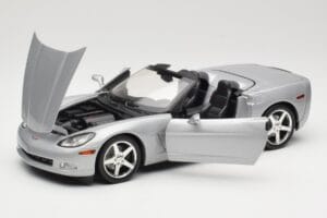 Chevrolet Corvette C6 Kabriolett Hõbedane Hot Wheels 1:18 B6052 Metall - pilt 2/8