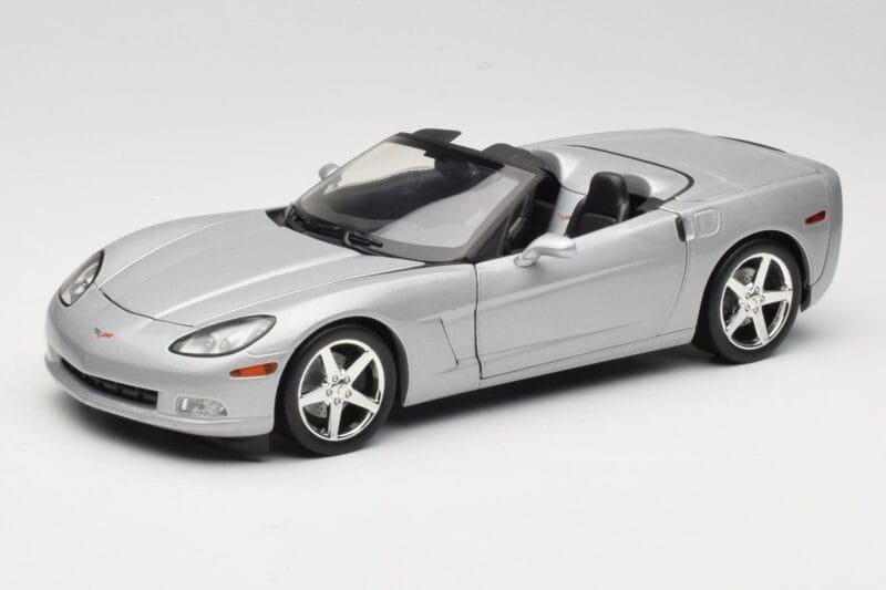 Chevrolet Corvette C6 Kabriolett Hõbedane Hot Wheels 1:18 B6052 Metall