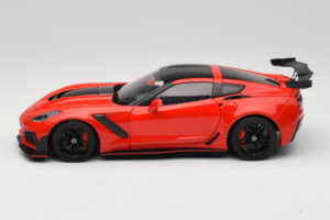 Chevrolet Corvette C7 ZR1 Torch Red IXO 1:18 18RDC243-FO Metall - pilt 4/8