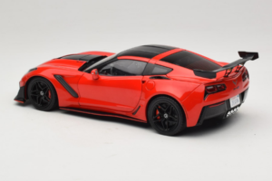 Chevrolet Corvette C7 ZR1 Torch Red IXO 1:18 18RDC243-FO Metall - pilt 7/8