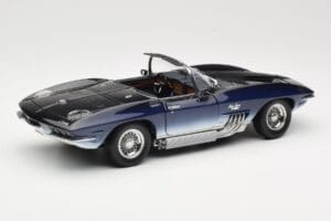 Chevrolet Corvette Mako Shark Tumesinine UT Models 1:18 21061 Metall - pilt 3/8