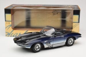 Chevrolet Corvette Mako Shark Tumesinine UT Models 1:18 21061 Metall - pilt 8/8