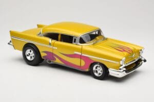 Chevrolet Custom Kollane Leegiga Hot Wheels 1:18 21356 Metall - pilt 6/8