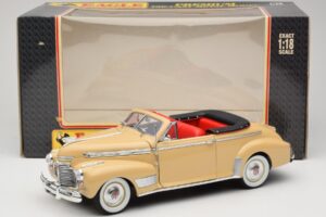 Chevrolet Deluxe Kabriolett Beež Eagle Collectibles 1:18 3022518 Metall - pilt 8/8