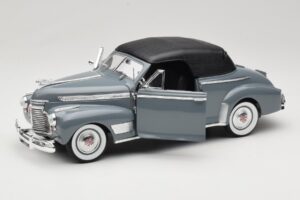 Chevrolet Deluxe Kabriolett Pehme Katusega Hall Eagles Race 1:18 7497276 Metall - pilt 2/8
