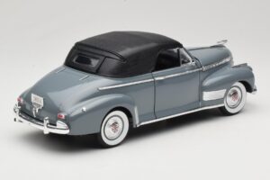 Chevrolet Deluxe Kabriolett Pehme Katusega Hall Eagles Race 1:18 7497276 Metall - pilt 3/8