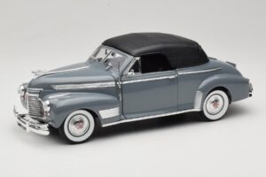 Chevrolet Deluxe Kabriolett Pehme Katusega Hall Eagles Race 1:18 7497276 Metall