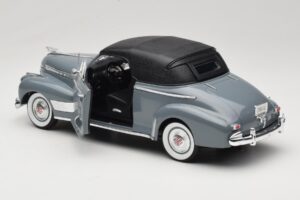 Chevrolet Deluxe Kabriolett Pehme Katusega Hall Eagles Race 1:18 7497276 Metall - pilt 5/8