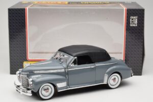 Chevrolet Deluxe Kabriolett Pehme Katusega Hall Eagles Race 1:18 7497276 Metall - pilt 8/8