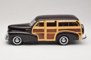 Chevrolet Fleetmaster Woody Must Maisto 1:18 56043 Metall - pilt 4/8