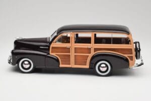 Chevrolet Fleetmaster Woody Must & Wood Panels Maisto 1:18 43697545B Metall - pilt 4/8