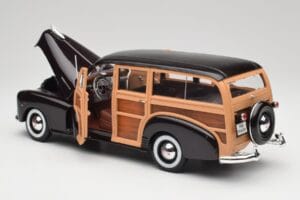 Chevrolet Fleetmaster Woody Must & Wood Panels Maisto 1:18 43697545B Metall - pilt 5/8