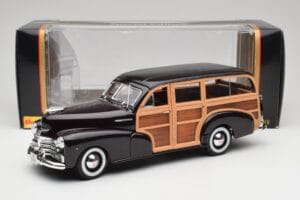 Chevrolet Fleetmaster Woody Must & Wood Panels Maisto 1:18 43697545B Metall - pilt 8/8