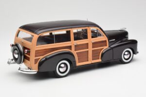 Chevrolet Fleetmaster Woody Pruun Maisto 1:18 36854 Metall - pilt 3/8