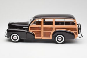 Chevrolet Fleetmaster Woody Pruun Maisto 1:18 36854 Metall - pilt 4/8