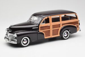 Chevrolet Fleetmaster Woody Pruun Maisto 1:18 36854 Metall