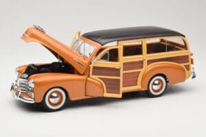 Chevrolet Fleetmaster Woody Kuldne Maisto 1:18 56042 Metall - pilt 2/8