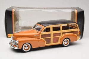Chevrolet Fleetmaster Woody Kuldne Maisto 1:18 56042 Metall - pilt 8/8