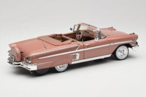Chevrolet Impala Kabriolett Pruun Motormax 1:18 73112 Metall - pilt 3/8