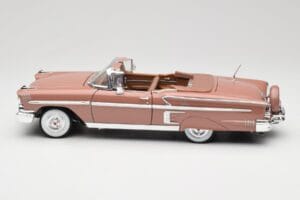 Chevrolet Impala Kabriolett Pruun Motormax 1:18 73112 Metall - pilt 4/8