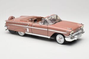 Chevrolet Impala Kabriolett Pruun Motormax 1:18 73112 Metall - pilt 6/8