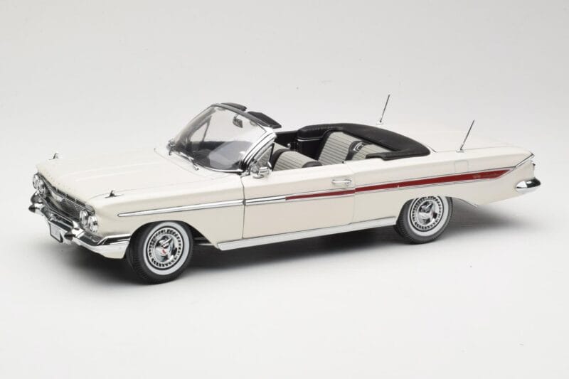 Chevrolet Impala Kabriolett Valge Sun Star 1:18 3405 Metall