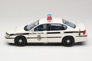 Chevrolet Impala Military Police Maisto 1:18 36611 Metall - pilt 3/6