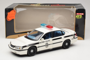 Chevrolet Impala Military Police Maisto 1:18 36611 Metall - pilt 6/6