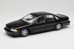 Chevrolet Impala SS Must UT Models 1:18 21031 Metall